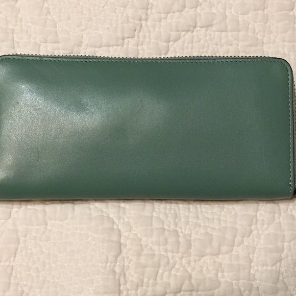 Coach Smooth Leather Accordion Zip Wallet – being sold on Coach website for $225 - Picture 2 of 4